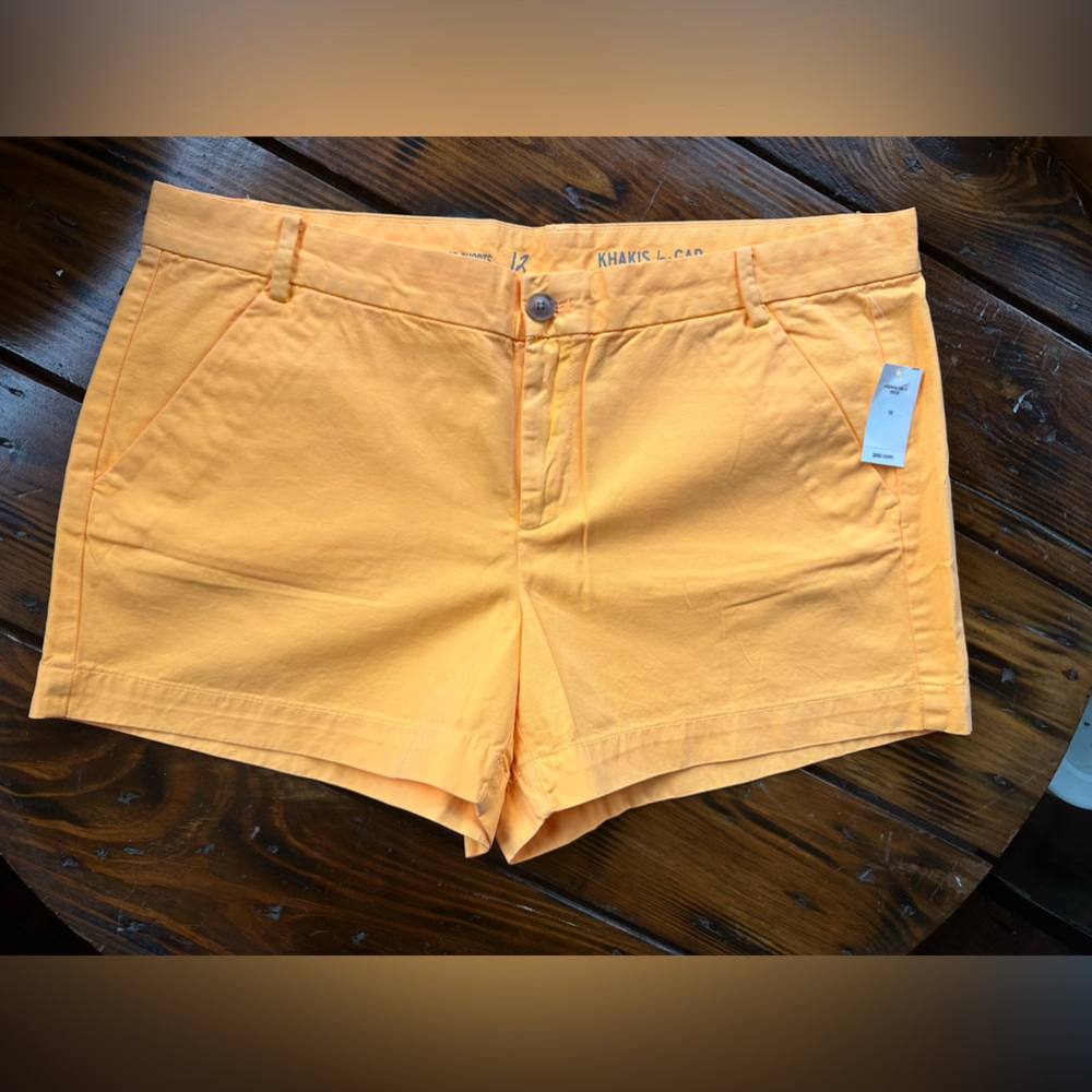 Gap khaki shorts
